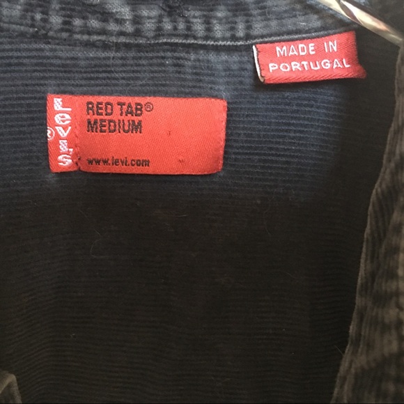 Levi’s Corduroy Button-down - Picture 4 of 4